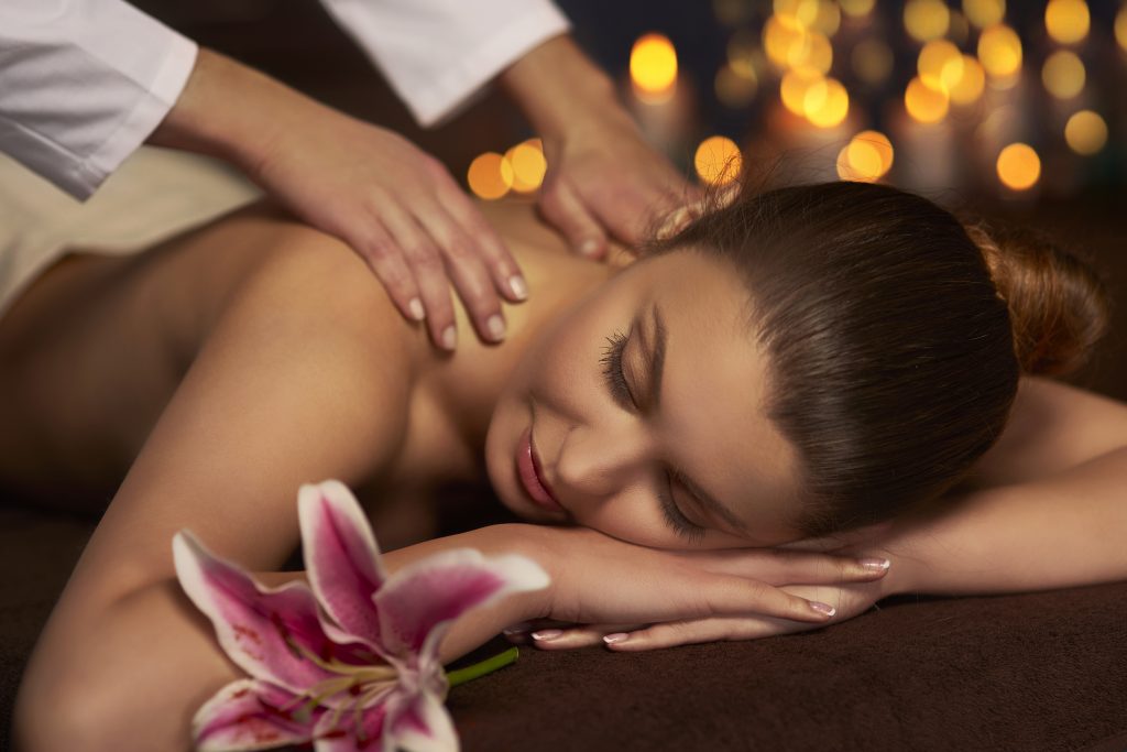 Relaksujący masaż w SPA Zamku Kliczków